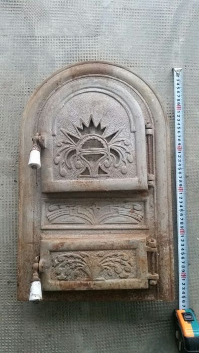 Usa soba din fonta dintr-o bucata