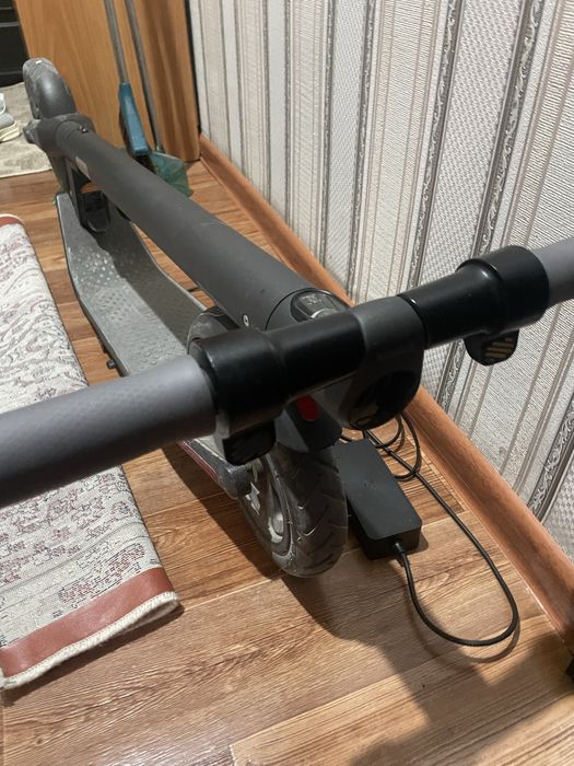 Электросамкат ninebot