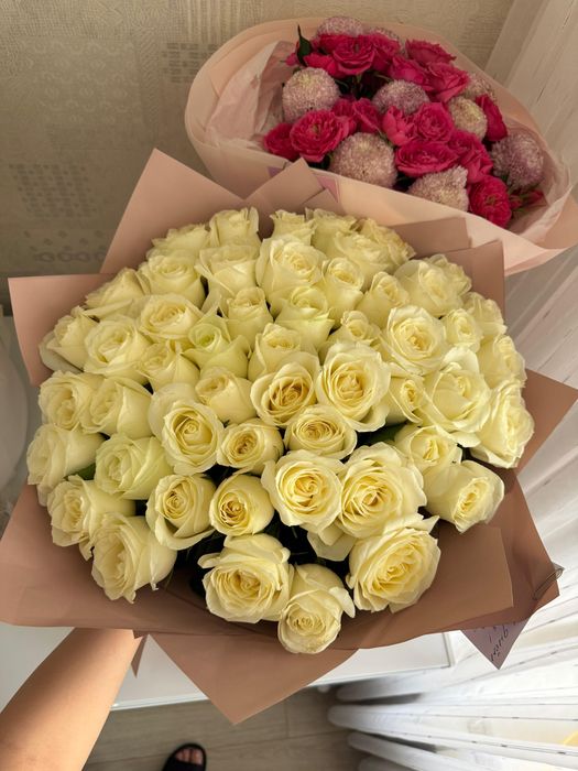 Продам Букеты цветов розы,тюльпаны