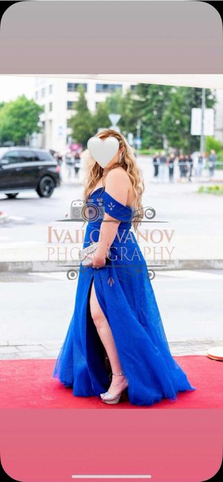 Рокля с корсет от бутик отговаря за л,хл според зависи как се стегне