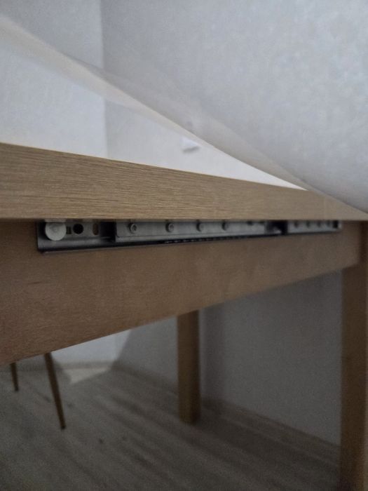 Продаю кухонный стол