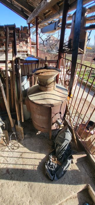 Cazan de țuică plus răcitor.