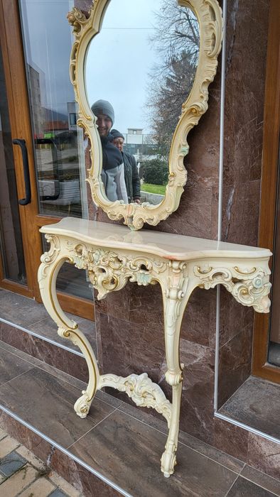 Конзолна маса. Внос от Италия