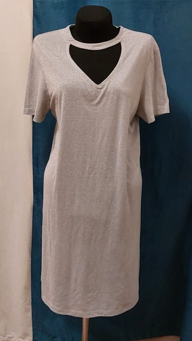 Продаю женские платья