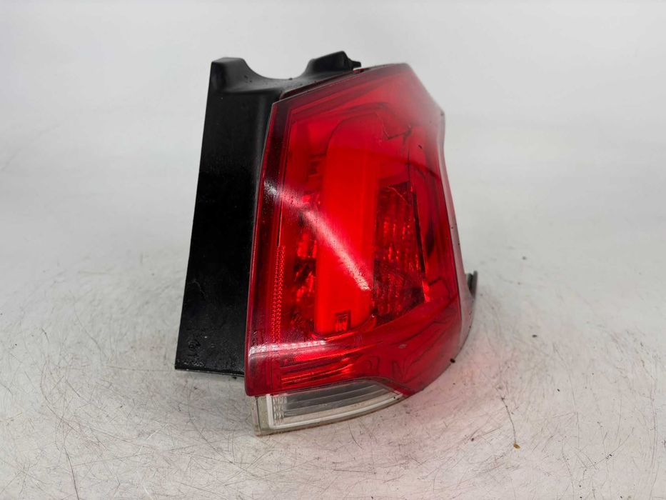 Stop stanga/dreapta Peugeot 2008 an 2014