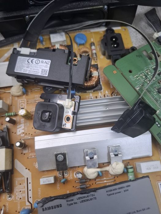 Placa de baza ,sursa,barete led etc,