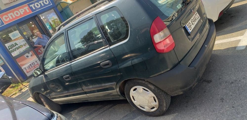 Продавам митцубиши спейс стар 1,3