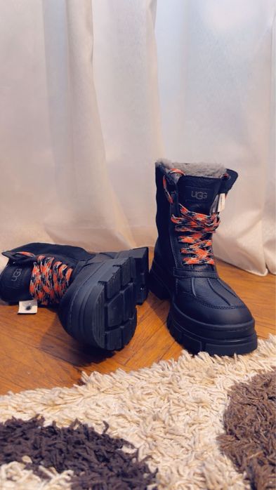 UGG Bocanci - Ashton Addie masura 37