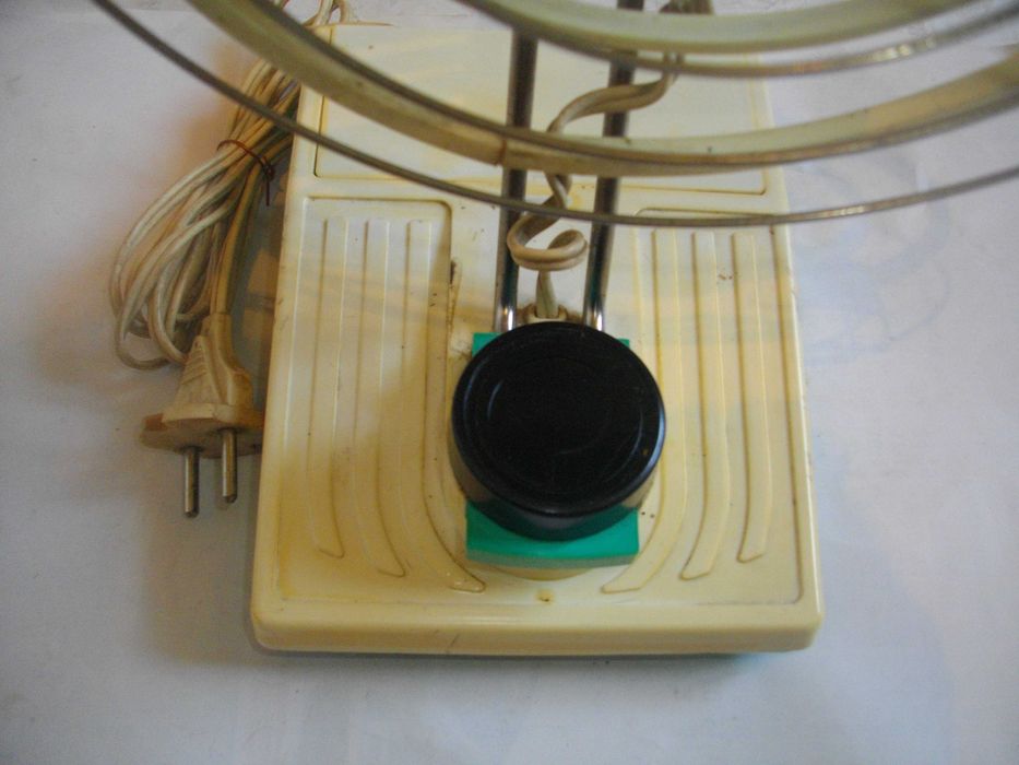 Руски СССР от Соца Електрически настолен ВЕНТИЛАТОР Сатурн-2 ОТЛИЧЕН