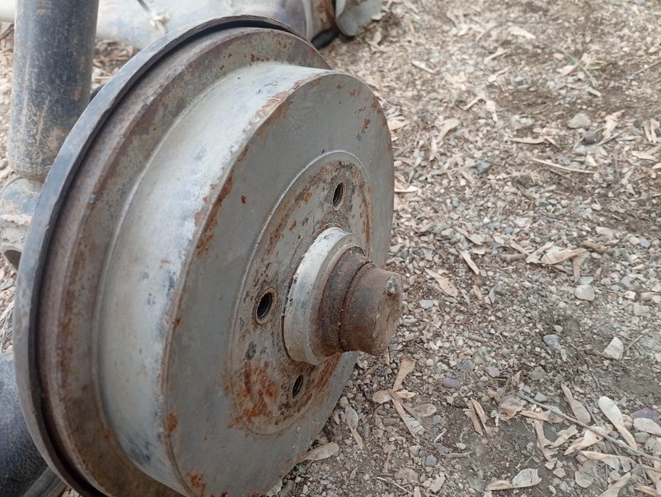 Балка гольф 3 венто, стекло заднее Венто.