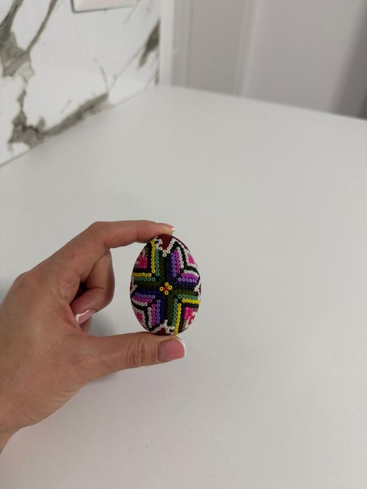 Oua cu margele. Decor de Paști.