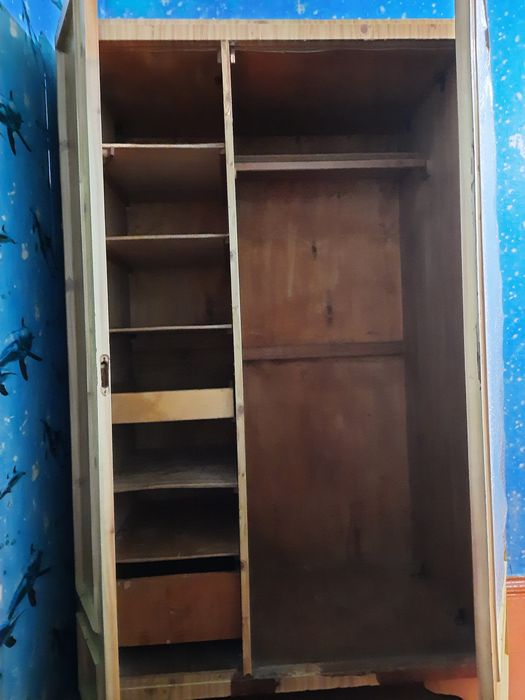 Шкаф для одежды, шифоньер