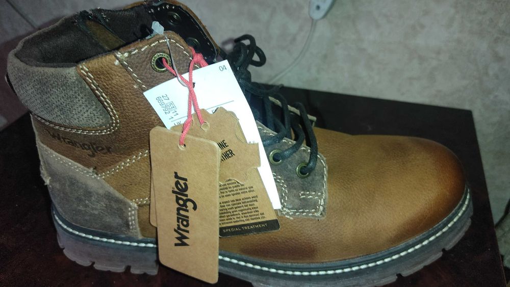 Срочно продам ботинки Wrangler