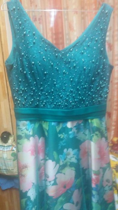 Rochita, purtata o singura data de soacra mare