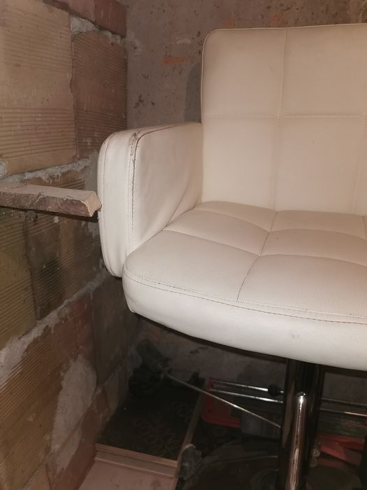 Бар столове бели