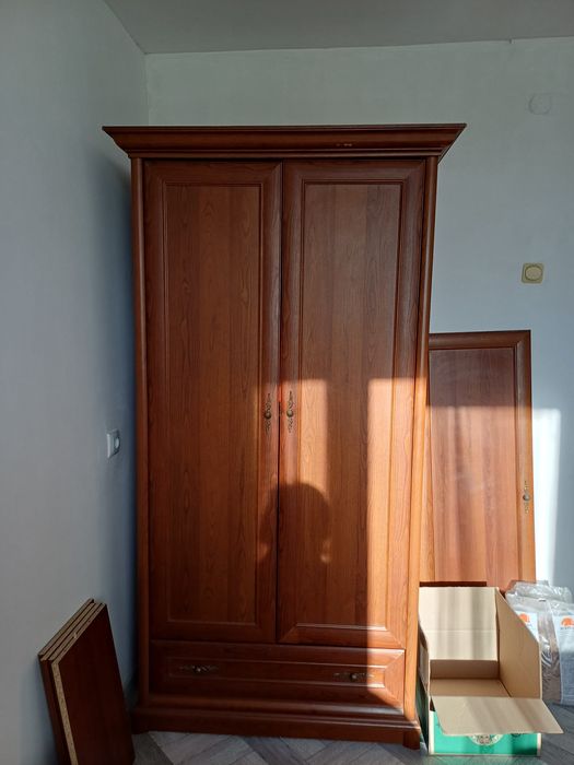 Продам шкафы коричневые