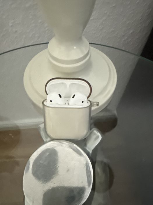Продава оригинални Air Pods 2