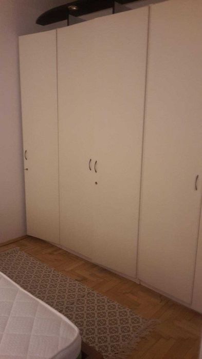 Inchriez apartament cu 2 camere zona centrala-1300 lei/luna