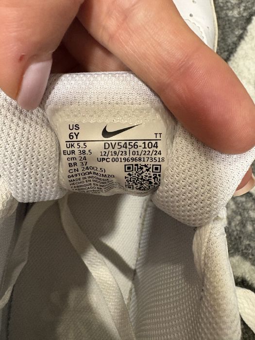 Спортни обувки, nike i adidas