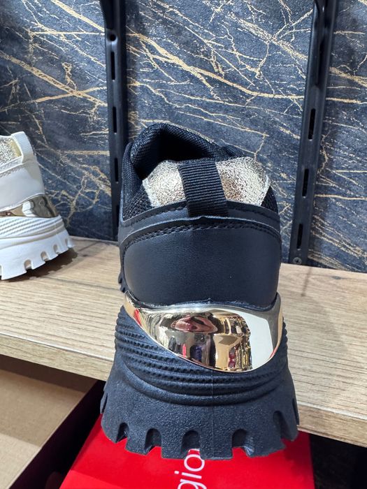 Adidasi Damă Laura Biagiotii