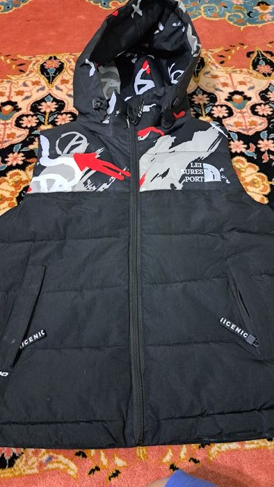 Продам детские одежды.