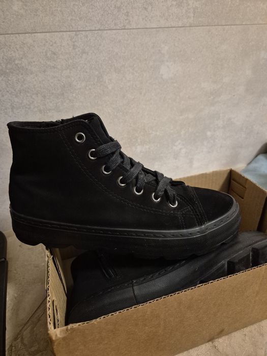 Pantofi cu toc Botine model deosebit