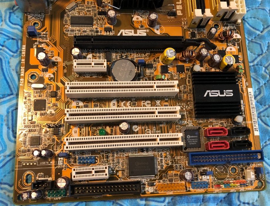 Kit calculator PC Placa de baza ASUS sok.775 + Procesor Pentium 4 la 3