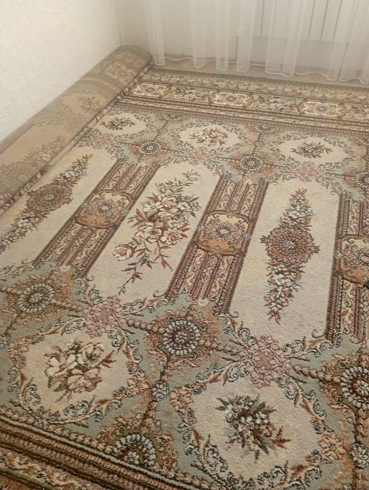 Ковер в хорошем состояний