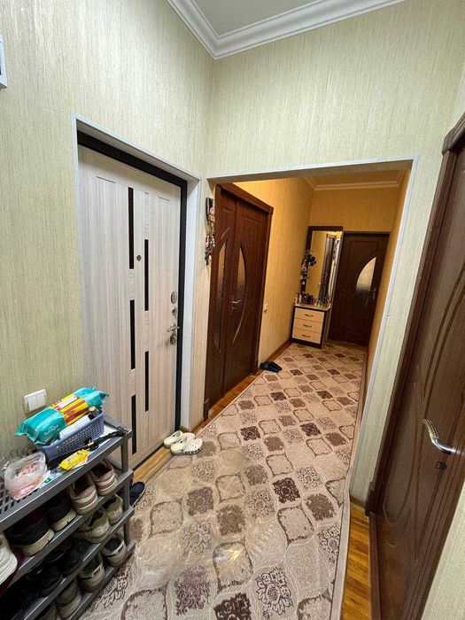 Рядом метро Туркистан 2 ком чистим ремонтом  балкон 2х6  ИП можно