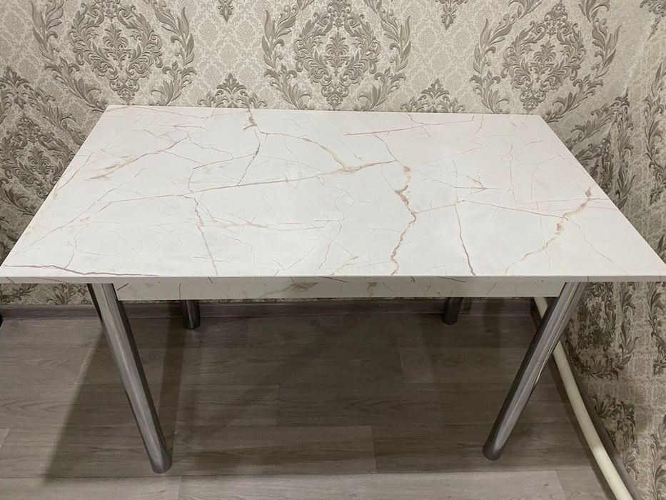 Продам кухонные столы