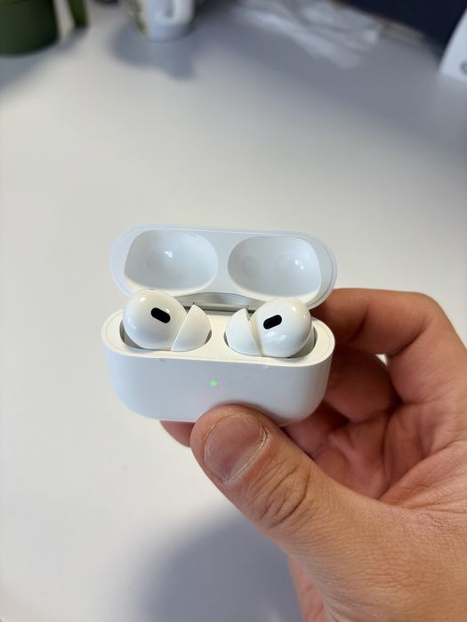 Apple AirPods Pro 2 (оригинал) в хорошем состоянии