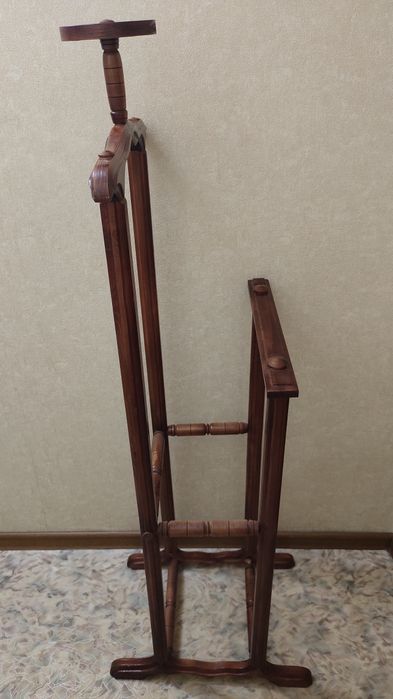 Слуга вешалка Новая