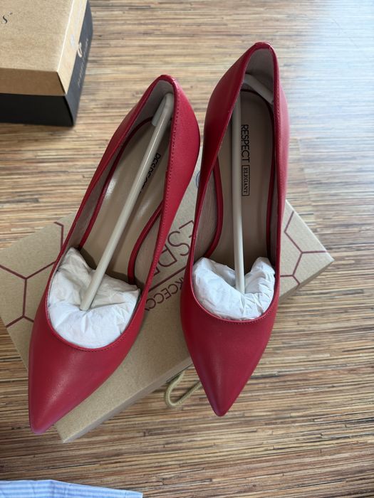 Красные туфли лодочки