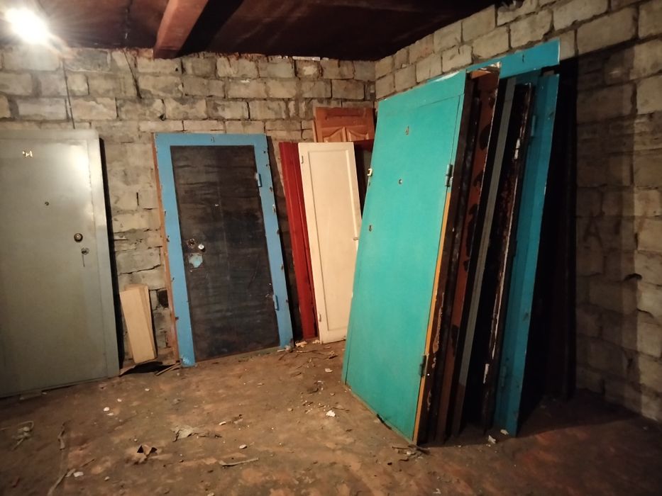 Железные  входные двери.