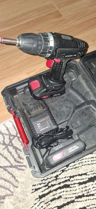 Bormașina cu 2 acumulatori ,încărcător