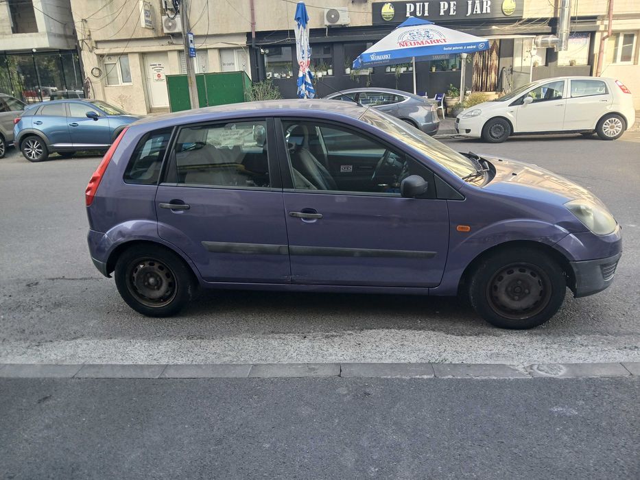 Vind autoturism FORD FIESTA