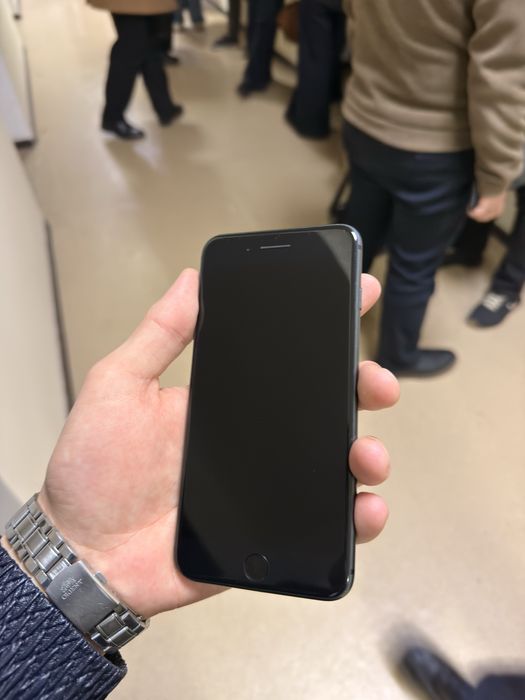 Iphone 8 plus (64 GB) LL/A region ochilmagan usta kormagan aybi yoq