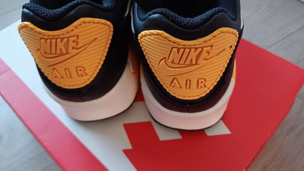 Оригинални маратонки Nike Air Max 90