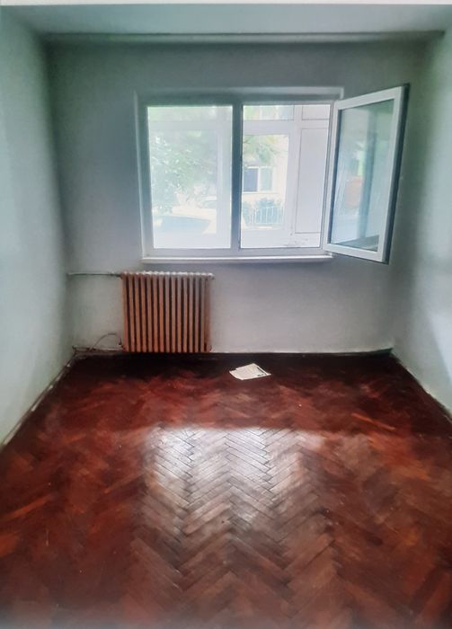 Vand apartament doua camere, parter, Ostroveni.