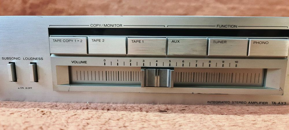 Sony TA-AX3 statie 2X40W pe 8 Ohm, distorsiuni 0,008%