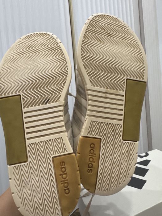 Adidas кроссовки 39 размер