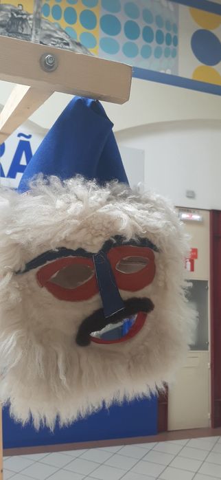 Măști tradiționale românești din blana naturala de oaie lucrate manual