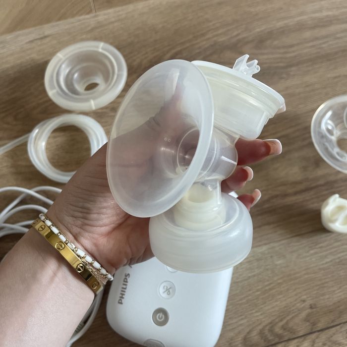 Philips Avent Единична електрическа помпа Natural Motion Premium + подарък резервни части