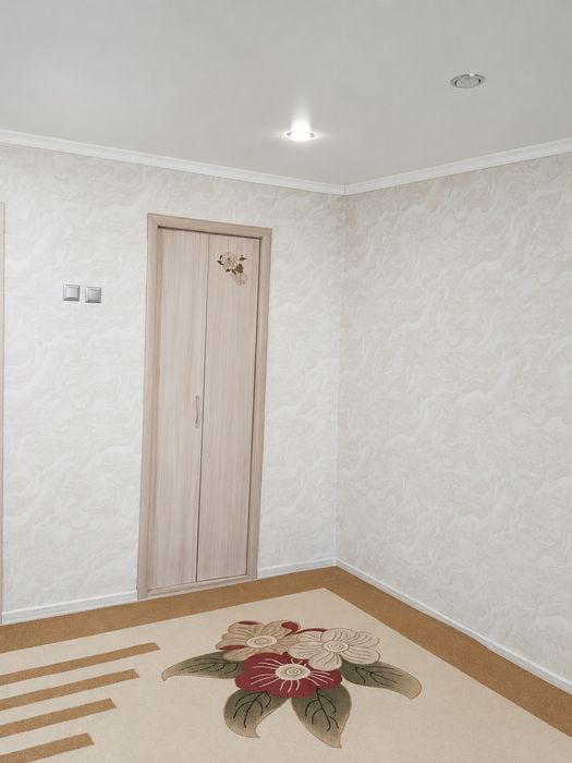 Продам 2х комнатную квартиру в 16мкрн, 3этаж, неугловая