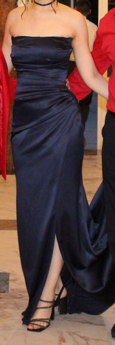 Продам вечернее платье со шлейфом