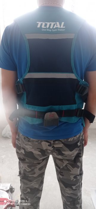 Желет строительный Total