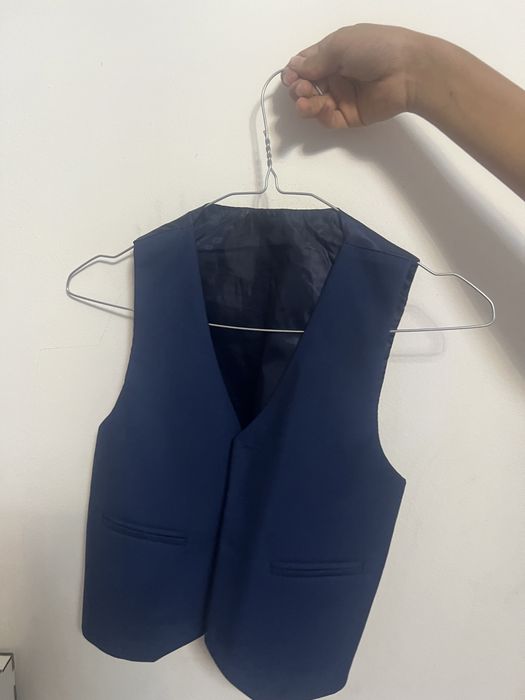 Продам кастюм школьный