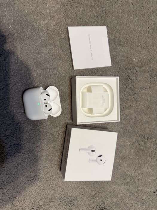Airpods 4 cu ANC