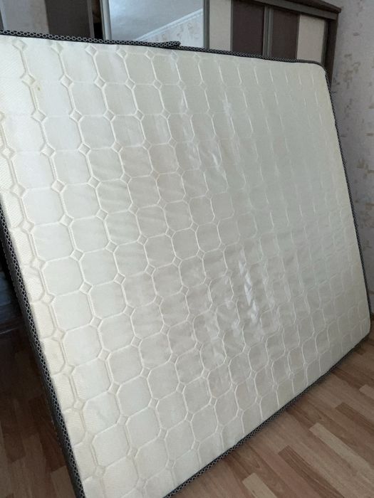Продам матрас 180х200