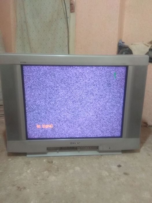 Srochna sotiladi SONY televizori ekrani adashmasam 72